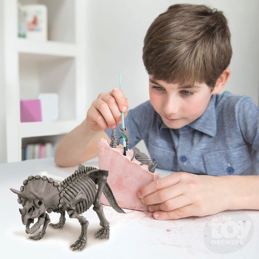 KidzLabs | Dig A Dinosaur Skeleton Triceratops