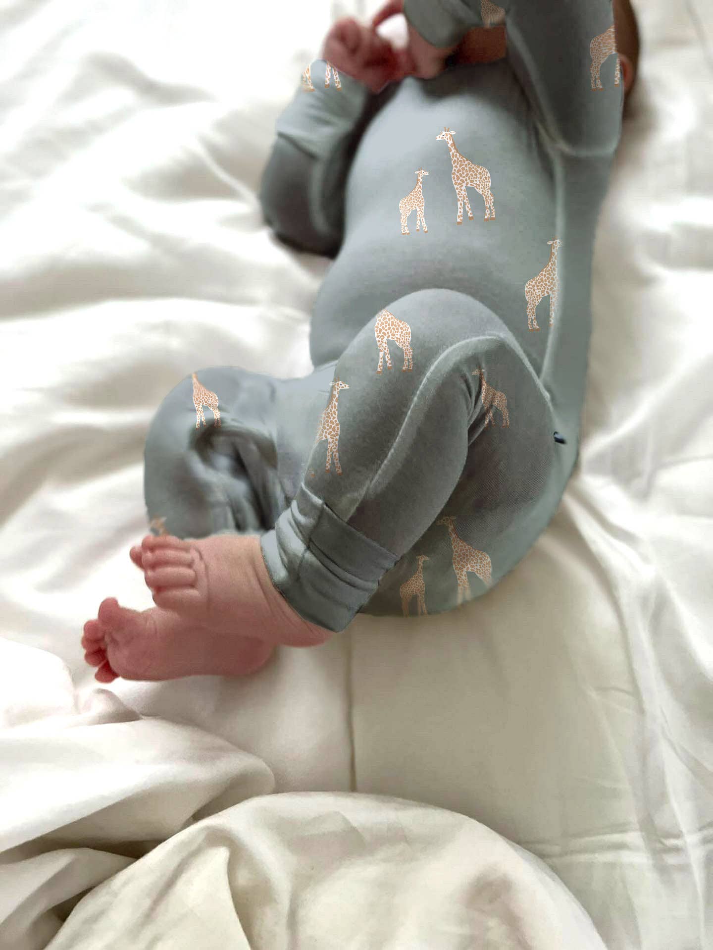 Giraffe Moss Convertible Pjs | Gunamuna