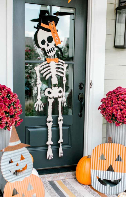 Skeleton Top Hat Door Hanger