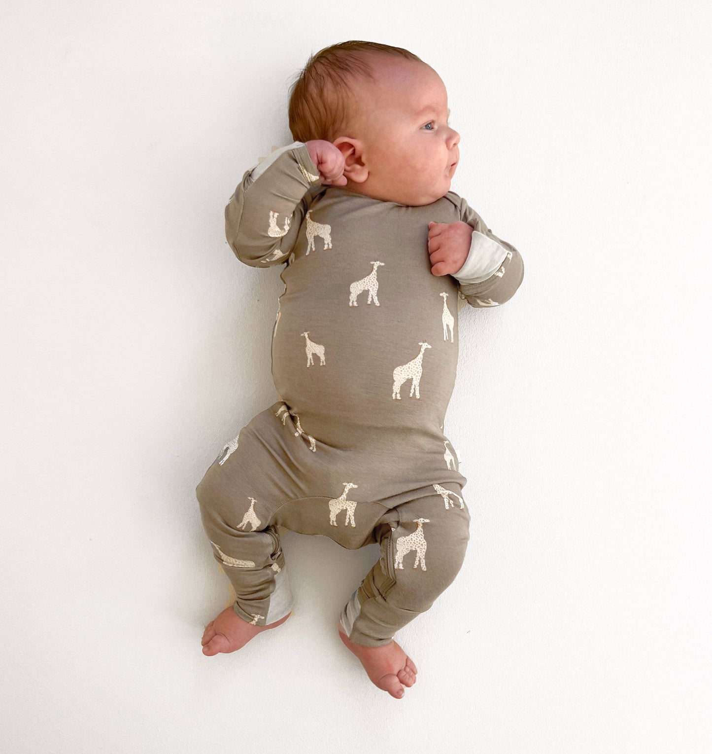 FW24 CONVERTIBLE PJ: 18-24m / Giraffe Moss